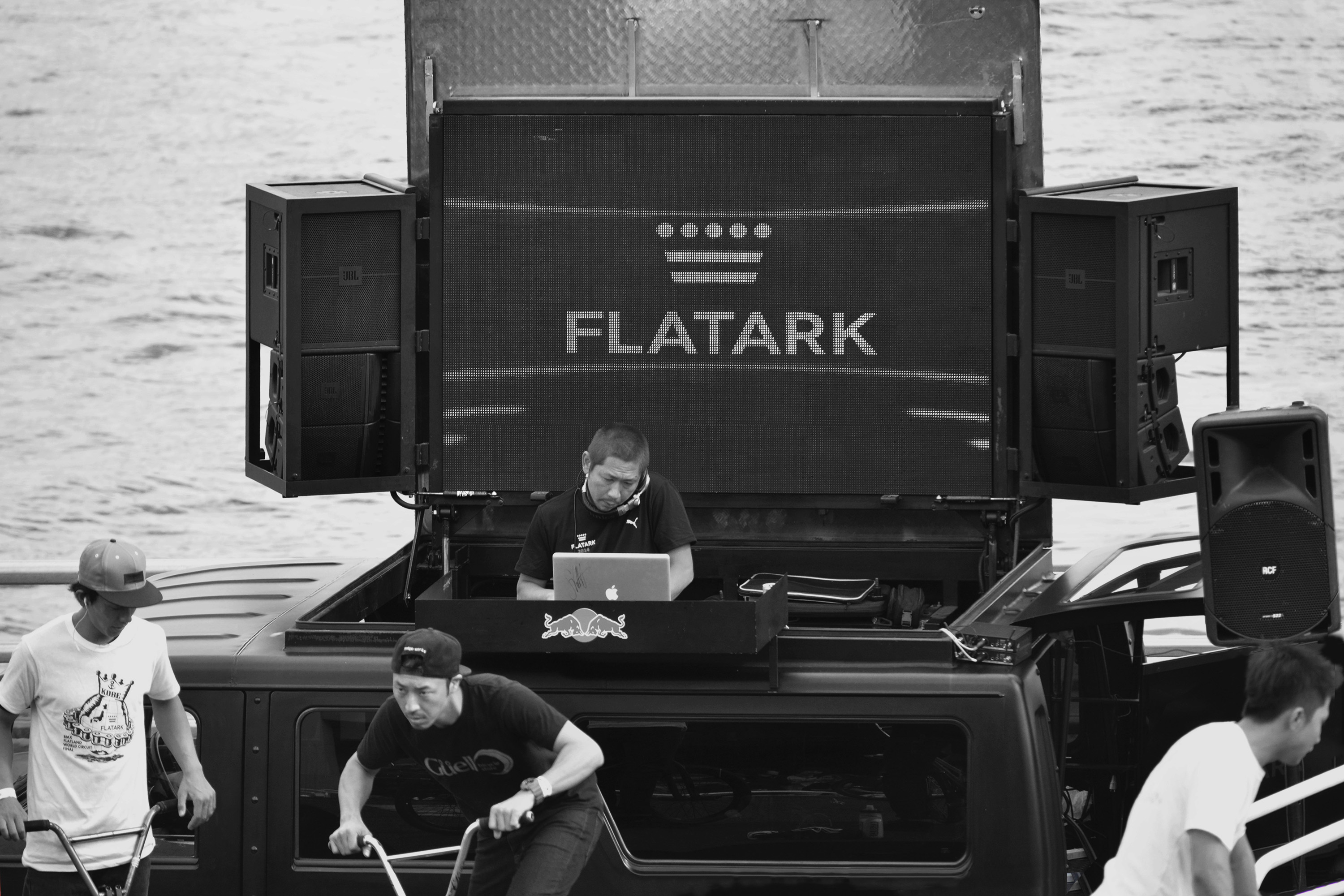 flatark_logo_redbull_car_design